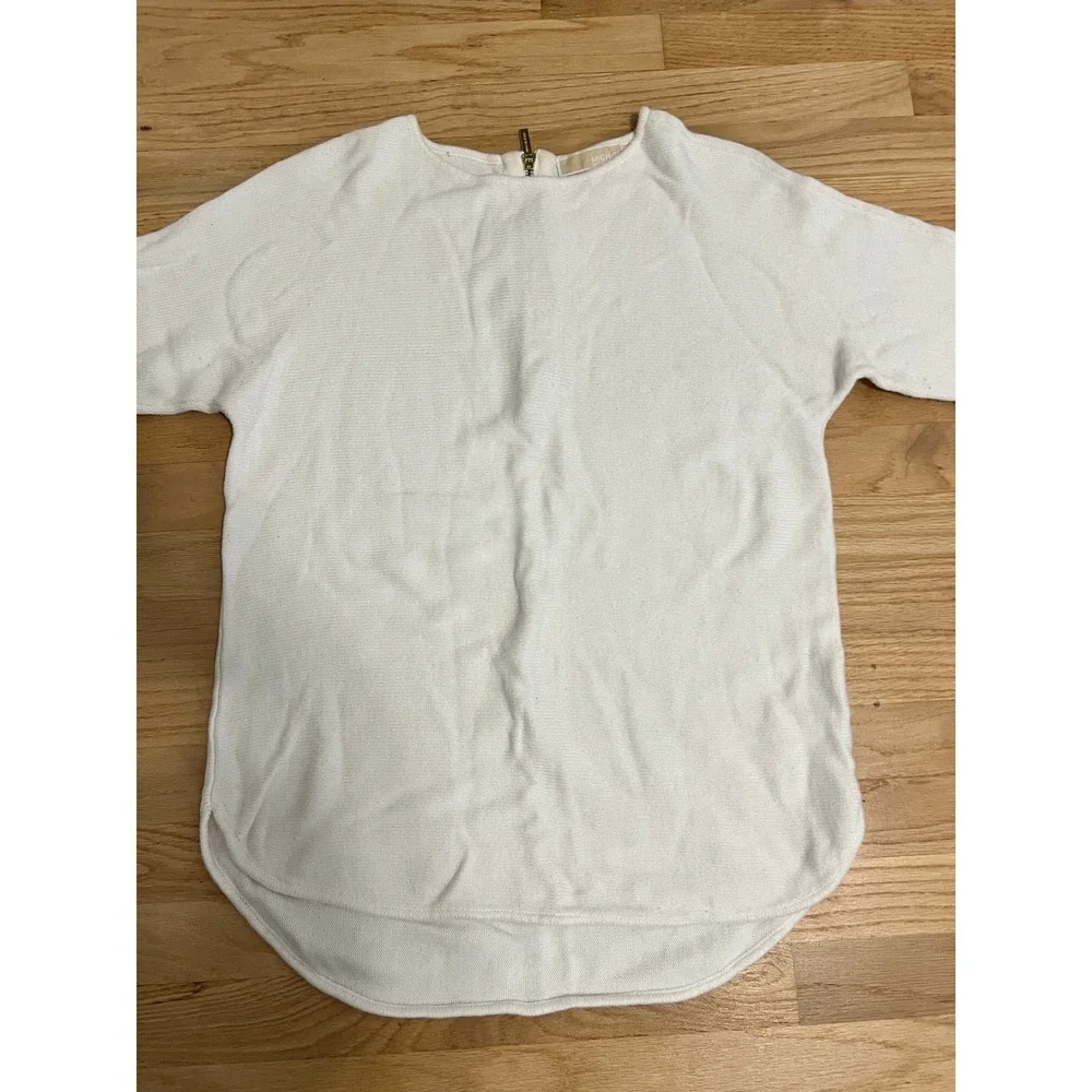Michael Kors White Short Sleeve Knit Top Back Gold Zipper Curved Hem Size Medium